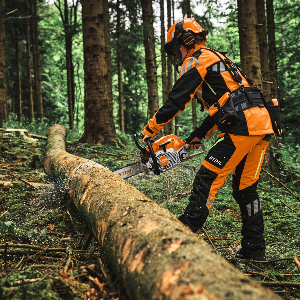 STIHL MS 300.0 C-M chainsaw, 40cm/16" (OEM MB02-200-0001)