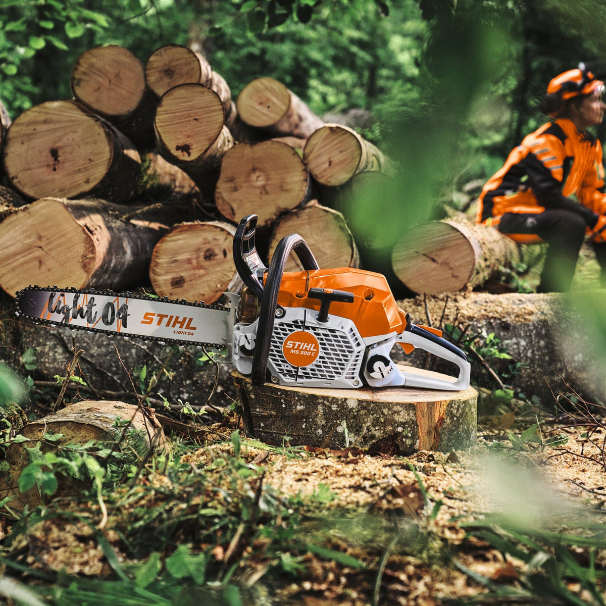 STIHL MS 300.0 C-M chainsaw, 40cm/16" (OEM MB02-200-0001)